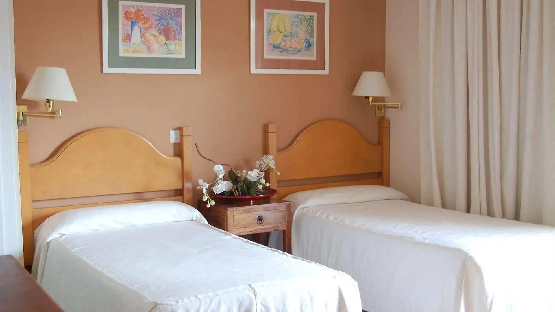Hotel El Faro Marbella 3*,  Spain