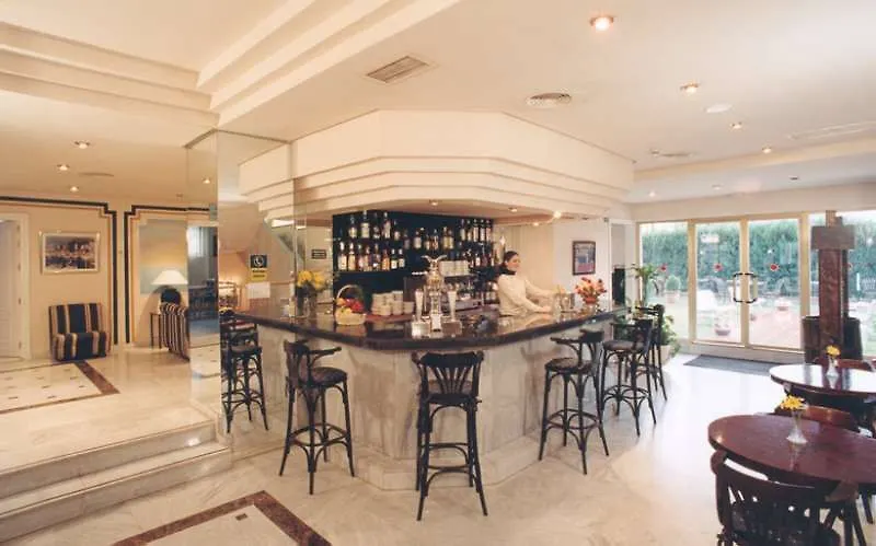 Hotel El Faro Marbella 3*,